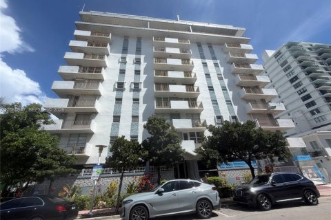 Copropriété à louer à Miami Beach, Floride: 1 chambre, 78.5 m2 № 2340431 - photo 2