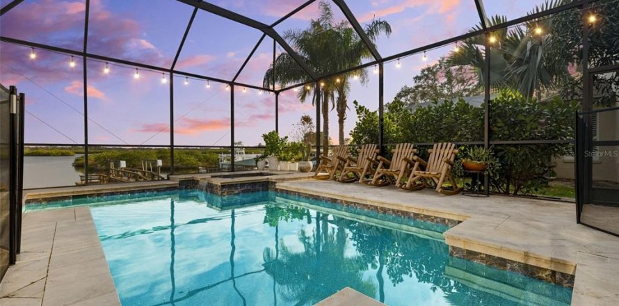 Villa ou maison à Tarpon Springs, Floride 4 chambres, 235.97 m2 № 1531621