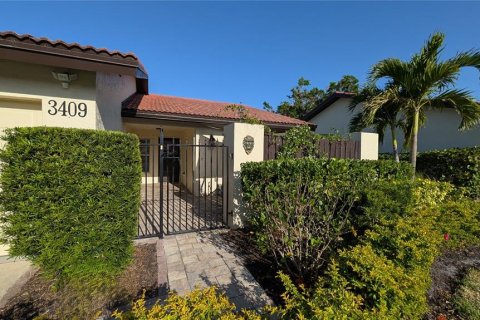 House in Sarasota, Florida 2 bedrooms, 139.17 sq.m. № 1620395 - photo 1