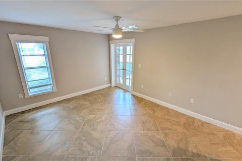 House in Sarasota, Florida 2 bedrooms, 139.17 sq.m. № 1620395 - photo 13