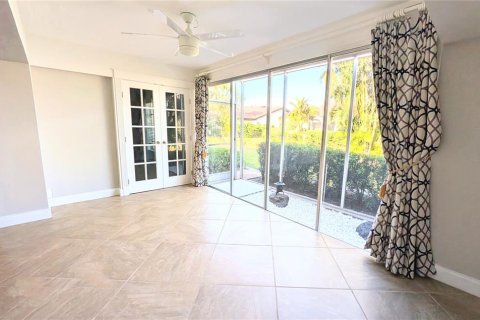 House in Sarasota, Florida 2 bedrooms, 139.17 sq.m. № 1620395 - photo 11