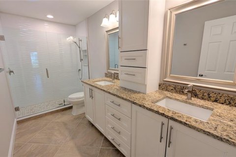 House in Sarasota, Florida 2 bedrooms, 139.17 sq.m. № 1620395 - photo 17