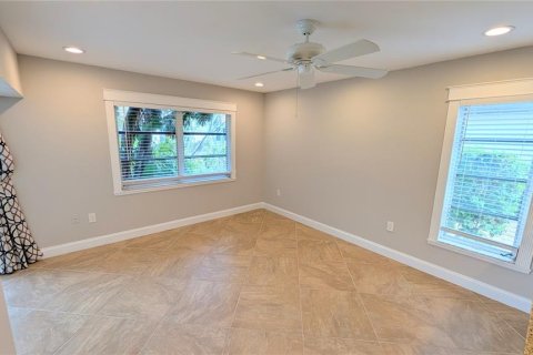 House in Sarasota, Florida 2 bedrooms, 139.17 sq.m. № 1620395 - photo 8