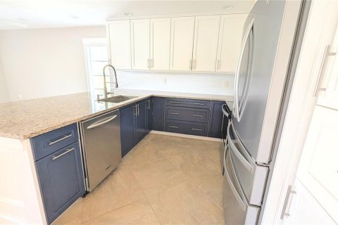 House in Sarasota, Florida 2 bedrooms, 139.17 sq.m. № 1620395 - photo 7