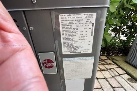 Купить виллу или дом в Ройял-Палм-Бич, Флорида 4 спальни, 272.76м2, № 1930091 - фото 16