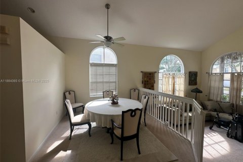 Villa ou maison à vendre à Royal Palm Beach, Floride: 4 chambres, 272.76 m2 № 1930091 - photo 26