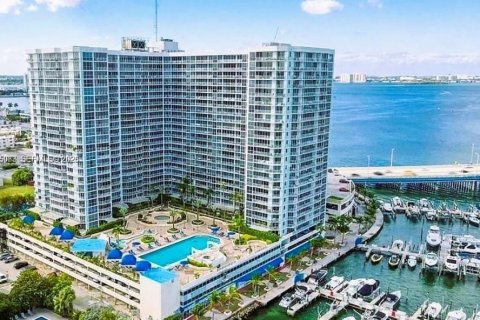Apartment in North Bay Village, Florida 2 bedrooms, 95.69 sq.m. № 2383222