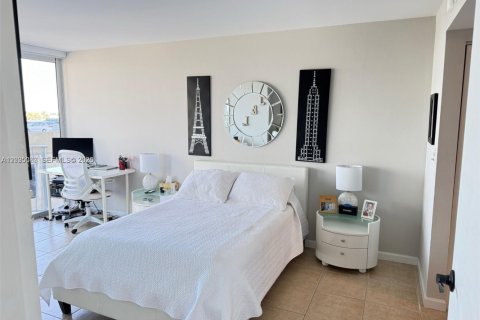 Apartment in North Bay Village, Florida 2 bedrooms, 95.69 sq.m. № 2383222 - photo 16