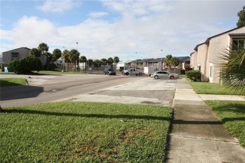 Condominio en venta en Orlando, Florida, 1 dormitorio, 62.24 m2 № 2212944 - foto 12