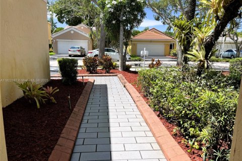 House in Weston, Florida 3 bedrooms, 125.7 sq.m. № 1979732 - photo 6