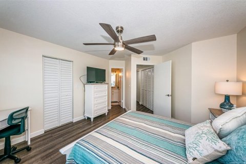 Condo in Saint Petersburg, Florida, 2 bedrooms  № 1136671 - photo 19