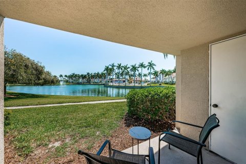 Condo in Saint Petersburg, Florida, 2 bedrooms  № 1136671 - photo 23