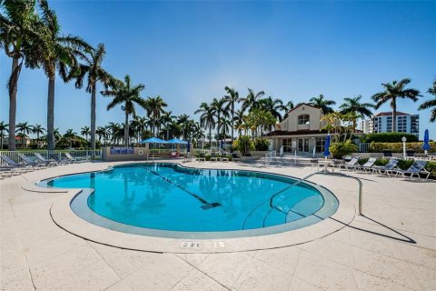 Condo in Saint Petersburg, Florida, 2 bedrooms  № 1136671 - photo 26