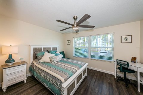 Condo in Saint Petersburg, Florida, 2 bedrooms  № 1136671 - photo 18