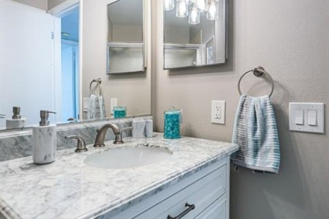 Condo in Saint Petersburg, Florida, 2 bedrooms  № 1136671 - photo 21