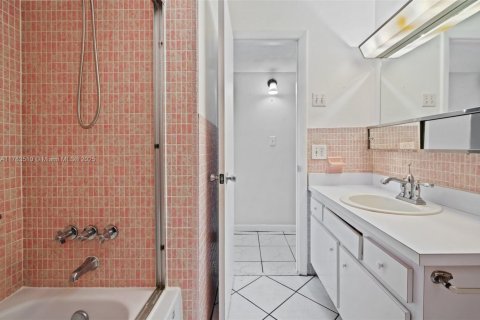 Купить кондоминиум в Холливуд, Флорида 2 спальни, 81.75м2, № 1697076 - фото 24