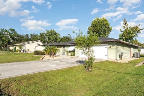 Villa ou maison à vendre à North Port, Floride: 3 chambres, 155.8 m2 № 1904951 - photo 7