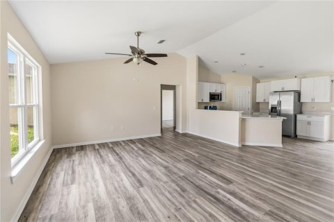 Villa ou maison à vendre à Deltona, Floride: 3 chambres, 270.9 m2 № 2201315 - photo 5