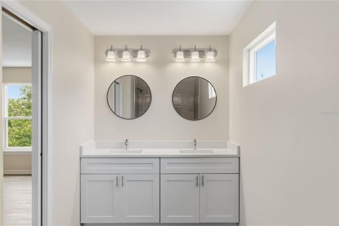 Villa ou maison à vendre à Deltona, Floride: 3 chambres, 270.9 m2 № 2201315 - photo 12