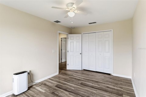 Villa ou maison à vendre à Deltona, Floride: 3 chambres, 270.9 m2 № 2201315 - photo 19