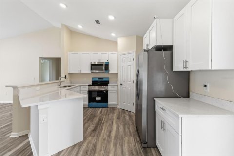 Villa ou maison à vendre à Deltona, Floride: 3 chambres, 270.9 m2 № 2201315 - photo 8