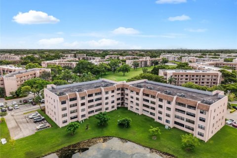 Copropriété à vendre à Sunrise, Floride: 2 chambres, 127.28 m2 № 1928883 - photo 9