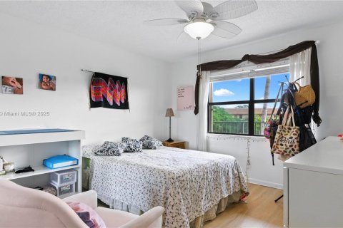 Condo in Sunrise, Florida, 2 bedrooms  № 1928883 - photo 25
