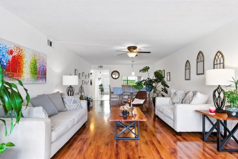 Condominio en venta en Sunrise, Florida, 2 dormitorios, 127.28 m2 № 1928883 - foto 5