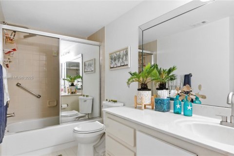 Condo in Sunrise, Florida, 2 bedrooms  № 1928883 - photo 20