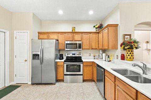 Townhouse in Pinellas Park, Florida 2 bedrooms, 117.89 sq.m. № 2425870 - photo 15