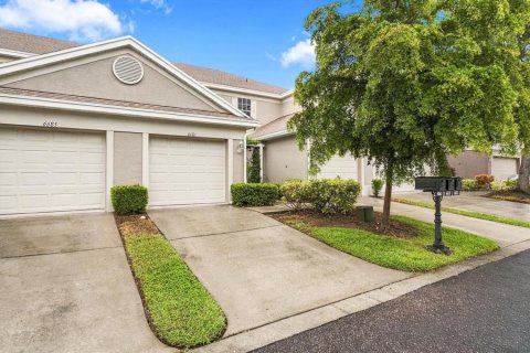 Townhouse in Pinellas Park, Florida 2 bedrooms, 117.89 sq.m. № 2425870 - photo 3