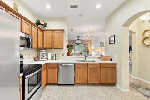 Townhouse in Pinellas Park, Florida 2 bedrooms, 117.89 sq.m. № 2425870 - photo 16