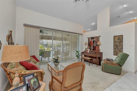 House in Port Charlotte, Florida 3 bedrooms, 192.49 sq.m. № 1636631 - photo 6