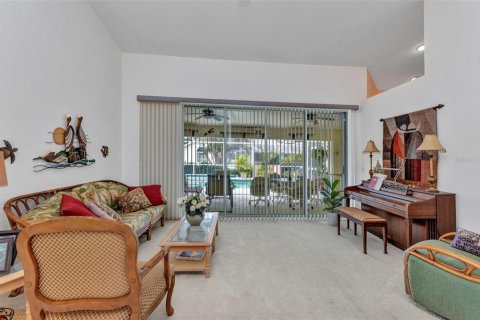House in Port Charlotte, Florida 3 bedrooms, 192.49 sq.m. № 1636631 - photo 5