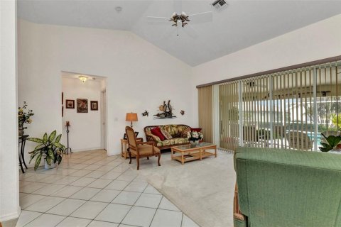 House in Port Charlotte, Florida 3 bedrooms, 192.49 sq.m. № 1636631 - photo 7