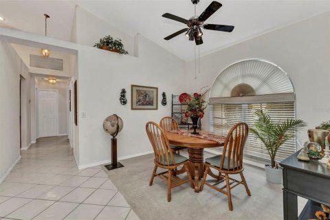 House in Port Charlotte, Florida 3 bedrooms, 192.49 sq.m. № 1636631 - photo 8