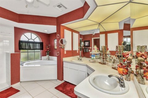 House in Port Charlotte, Florida 3 bedrooms, 192.49 sq.m. № 1636631 - photo 19