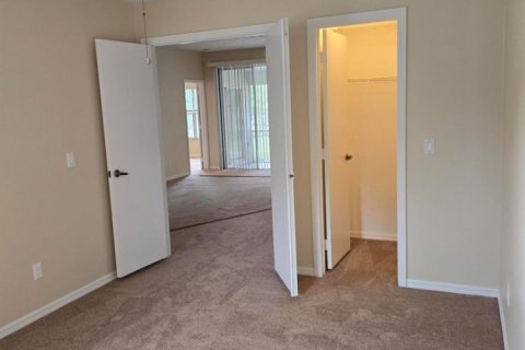 House in Port St. Lucie, Florida 3 bedrooms, 172.24 sq.m. № 2249651 - photo 16