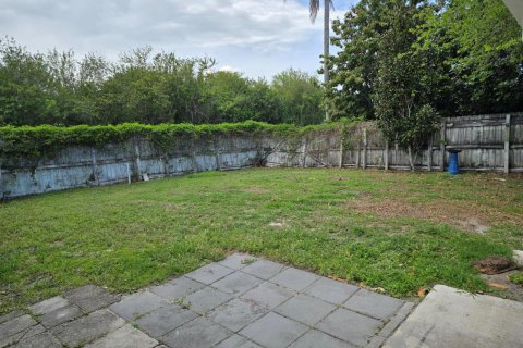 House in Port St. Lucie, Florida 3 bedrooms, 172.24 sq.m. № 2249651 - photo 20