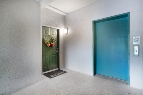 Condo in Kissimmee, Florida, 3 bedrooms  № 2093952 - photo 2