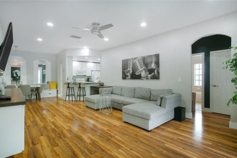 Condo in Kissimmee, Florida, 3 bedrooms  № 2093952 - photo 10