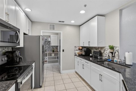 Condo in Kissimmee, Florida, 3 bedrooms  № 2093952 - photo 5