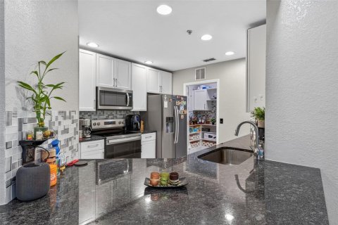 Condo in Kissimmee, Florida, 3 bedrooms  № 2093952 - photo 7