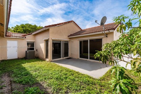 Townhouse in Pembroke Pines, Florida 3 bedrooms, 125.98 sq.m. № 1987362 - photo 30