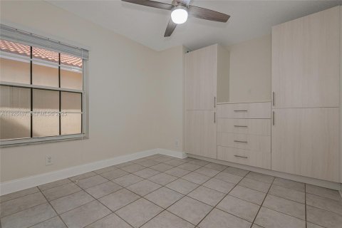 Townhouse in Pembroke Pines, Florida 3 bedrooms, 125.98 sq.m. № 1987362 - photo 22