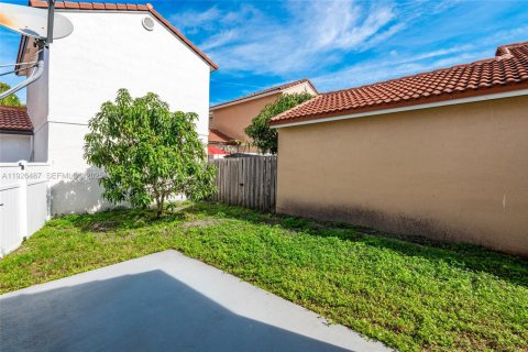 Townhouse in Pembroke Pines, Florida 3 bedrooms, 125.98 sq.m. № 1987362 - photo 29