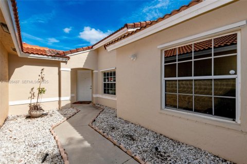Townhouse in Pembroke Pines, Florida 3 bedrooms, 125.98 sq.m. № 1987362 - photo 3