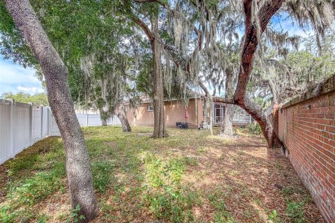 House in Valrico, Florida 4 bedrooms, 252.69 sq.m. № 2094925 - photo 26