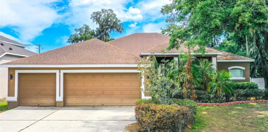 House in Valrico, Florida 4 bedrooms, 252.69 sq.m. № 2094925