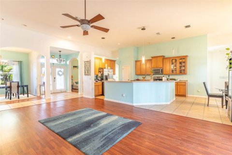 House in Valrico, Florida 4 bedrooms, 252.69 sq.m. № 2094925 - photo 7